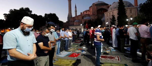 Мусульмане у храма Святой Софии - Sputnik Беларусь