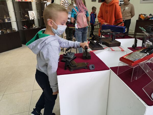 От орудия пыток до незаменимого помощника – в Витебске открыли Музей утюга - Sputnik Беларусь