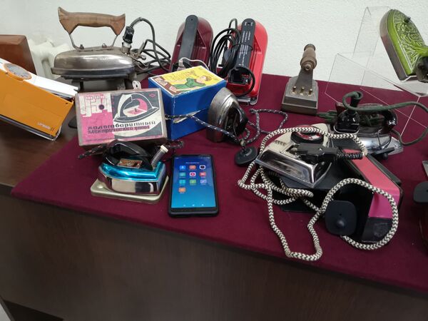 От орудия пыток до незаменимого помощника – в Витебске открыли Музей утюга - Sputnik Беларусь