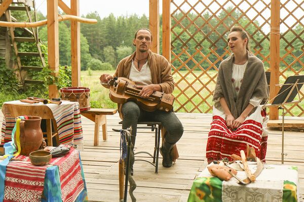 Смачна і музычна: як прайшоў Купальскі пленэр на Хутары Дудара - Sputnik Беларусь