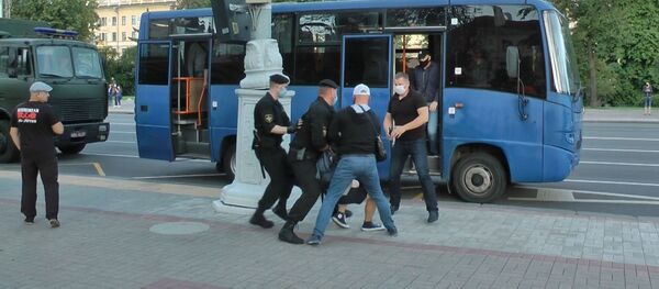 Акция протеста против решения ЦИК прошла в Минске - Sputnik Беларусь