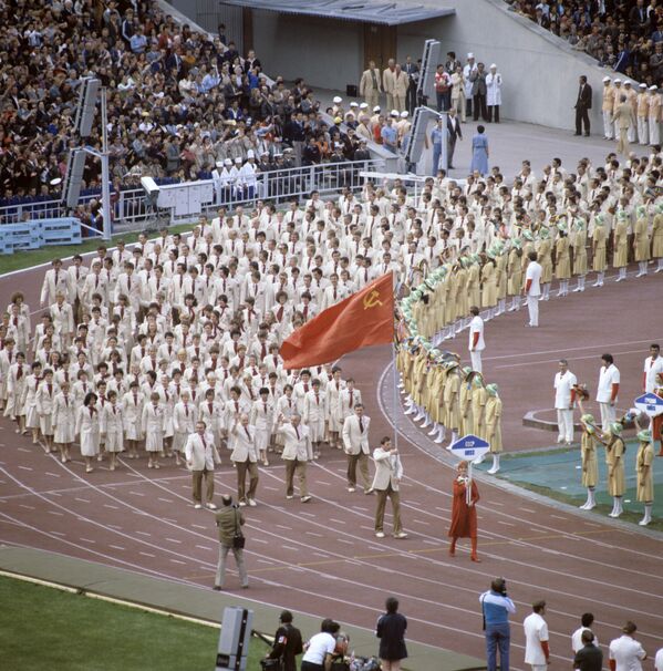 Советские спортсмены на летних Олимпийских играх 1980 года уверенно взяли пальму первенства, завоевав 80 золотых, 69 серебряных и 46 бронзовых медалей. Вклад в общую победу внесли атлеты всех республик бывшего СССР. - Sputnik Беларусь