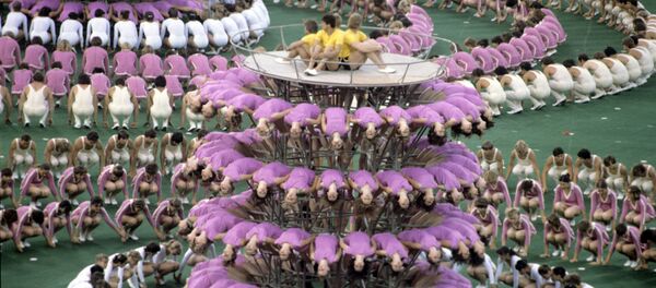 Торжественное открытие XXII Олимпийских игр. Выступают советские гимнасты - Sputnik Беларусь