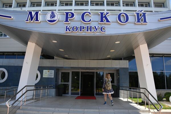 Уверен, что спасут: почему россияне едут отдыхать в Беларусь, а не в Дубай Уверен, что спасут: почему россияне едут отдыхать в Беларусь, а не в Дубай - Sputnik Беларусь
