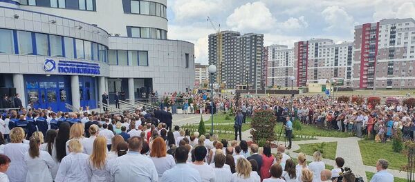 Президент Беларуси Александр Лукашенко на открытии новой поликлиники в Гомеле - Sputnik Беларусь
