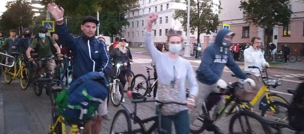 Акцыя веласіпедыстаў за сумленныя выбары прайшла ў Мінску - відэа - Sputnik Беларусь