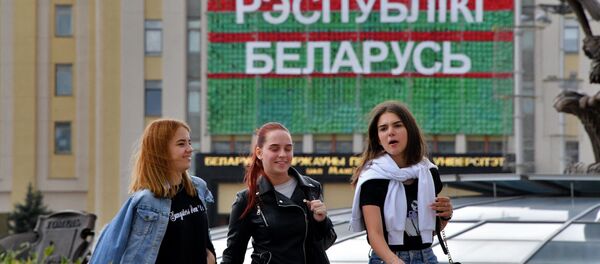 Перадвыбарная агітацыя на вуліцах Мінска Перадвыбарная агітацыя на вуліцах Мінска - Sputnik Беларусь