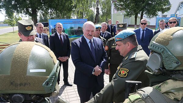Александр Лукашенко посещает бригаду спецназа в Марьиной Горке - Sputnik Беларусь