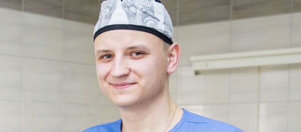 Врач-хирург Червенской центральной городской больницы Владислав Наледько  - Sputnik Беларусь