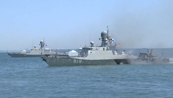 Корабли провели репетицию военно-морского парада, видео - Sputnik Беларусь