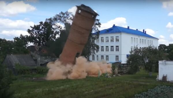 Старую водонапорную башню взорвали в Пружанах  - Sputnik Беларусь