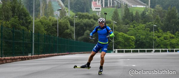 Белорусский биатлонист Антон Смольский Белорусский биатлонист Антон Смольский - Sputnik Беларусь