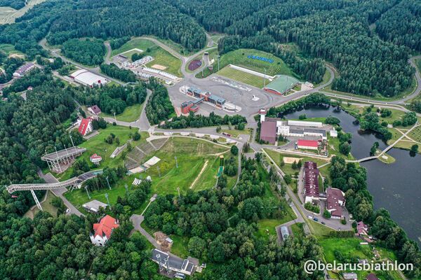 Контрольная тренировка биатлонистов, или Как все сложно в эру COVID-19 Контрольная тренировка биатлонистов, или Как все сложно в эру COVID-19 - Sputnik Беларусь