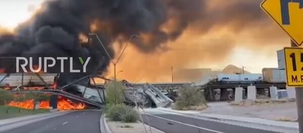 Пожар поезда вывел из строя мост в Аризоне – видео - Sputnik Беларусь