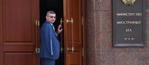 Начальнік упраўлення інфармацыі і лічбавай дыпламатыі - прэс-сакратар МЗС Беларусі Анатоль Глаз Начальнік упраўлення інфармацыі і лічбавай дыпламатыі - прэс-сакратар МЗС Беларусі Анатоль Глаз - Sputnik Беларусь