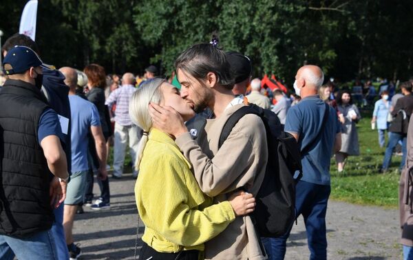Главной темой сегодняшнего митинга Светланы Тихановской объявлена Любовь - Sputnik Беларусь