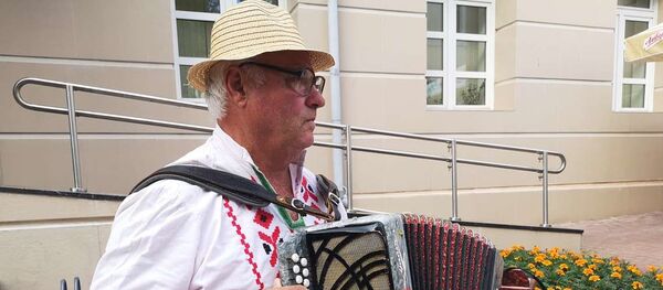 Житель Витебска Сергей, который реставрирует гармони - Sputnik Беларусь