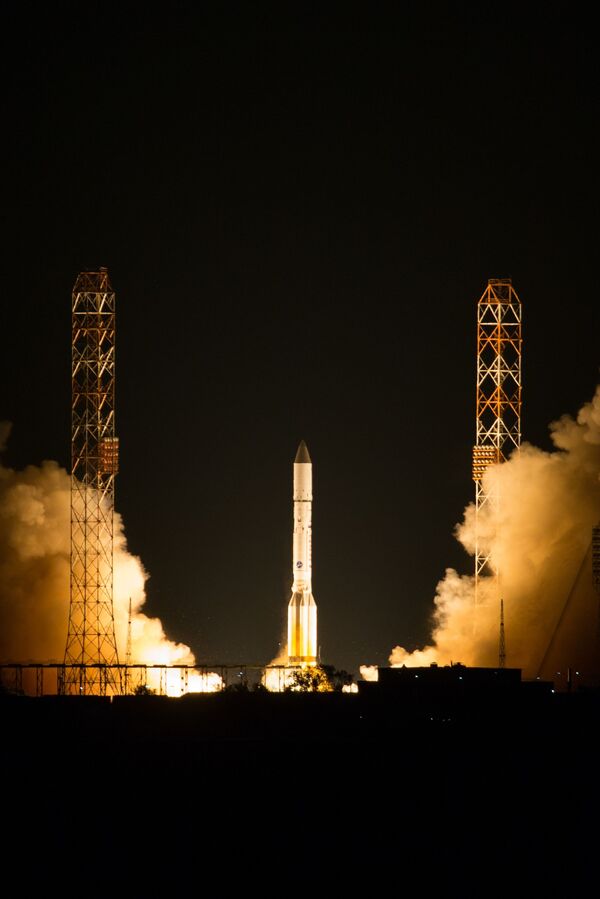 Запуск РН Протон-М с разгонным блоком Бриз-М и аппаратами Экспресс-103 и Экспресс-80   - Sputnik Беларусь