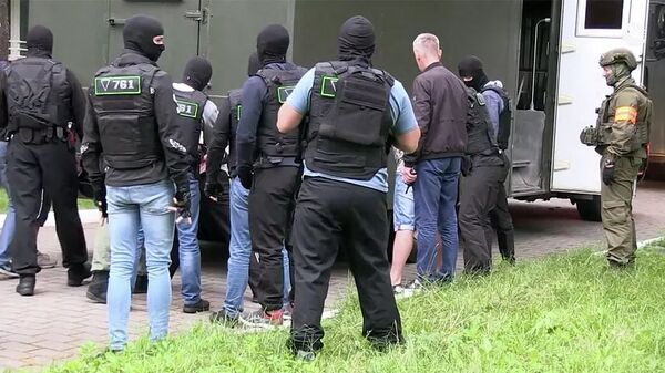 Кадр оперативной съемки задержания группы россиян в санатории под Минском - Sputnik Беларусь