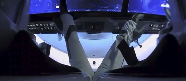 Crew Dragon с астронавтами отправляется на Землю - Sputnik Беларусь