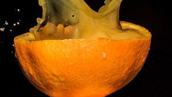 Целлюлит нередко называют апельсиновой коркой - Sputnik Беларусь