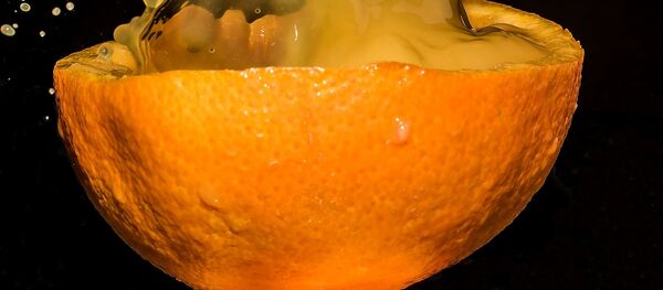 Целлюлит нередко называют апельсиновой коркой - Sputnik Беларусь