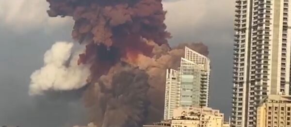 Момент страшного взрыва в Бейруте попал на видео - Sputnik Беларусь