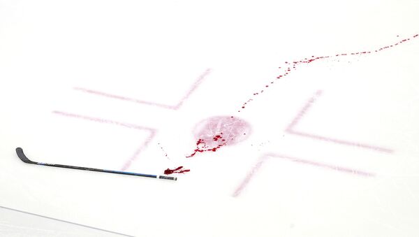 Хоккеист Такер Пулман получил травму в матче НХЛ - Sputnik Беларусь