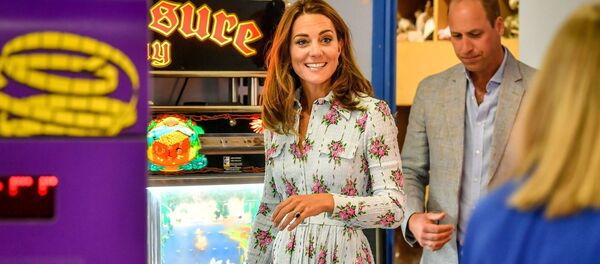 Герцоги Кембриджские в парке развлечений - Sputnik Беларусь