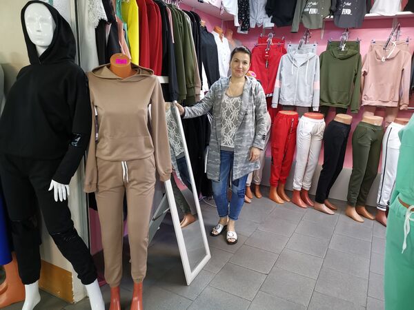 Товара нет, клиенты идут: как на рынках и в ТЦ переживают пандемию COVID-19 - Sputnik Беларусь