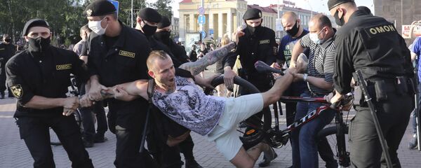 Жаркое политическое лето. Хроника выборов президента Беларуси - Sputnik Беларусь