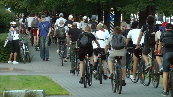 Велосипедисты провели акцию солидарности в Минске - видео - Sputnik Беларусь
