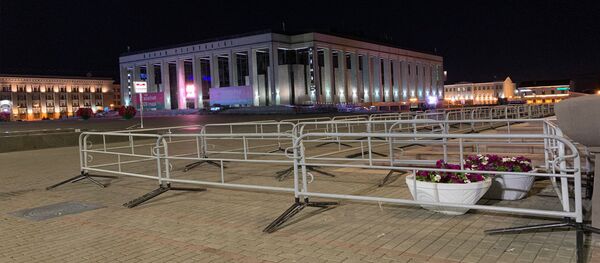 Видеофакт: в центре Минска уже начали готовиться к президентским выборам - Sputnik Беларусь