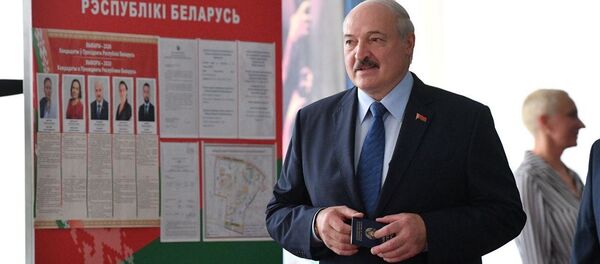 Александр Лукашенко проголосовал на выборах президента Беларуси   - Sputnik Беларусь