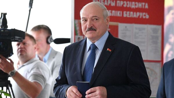 Александр Лукашенко проголосовал на выборах президента Беларуси   - Sputnik Беларусь