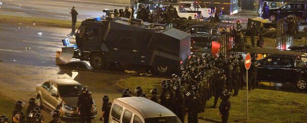 Силовики препятствуют проведению в центре Минска несанкционированной акции протеста Силовики препятствуют проведению в центре Минска несанкционированной акции протеста - Sputnik Беларусь