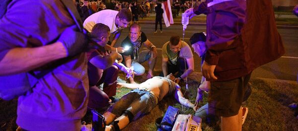 Пострадавший в результате столкновений в Минске - Sputnik Беларусь