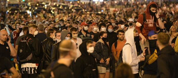 Протестующие на проспекте Пушкина - Sputnik Беларусь