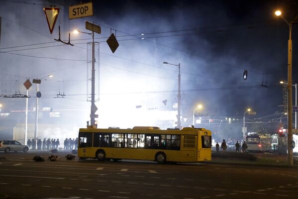 Протесты и беспорядки в Минске после президентских выборов - Sputnik Беларусь