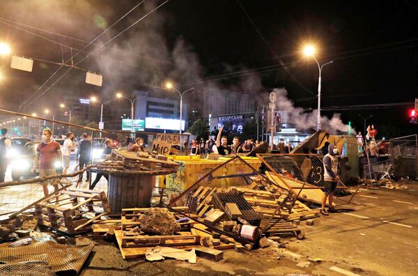 Протесты и беспорядки в Минске после президентских выборов  - Sputnik Беларусь