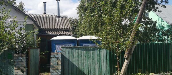 Дом, который много лет числится в списках на снос, находится рядом с ИВС Дом, который много лет числится в списках на снос, находится рядом с ИВС - Sputnik Беларусь