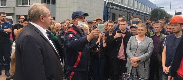 Мэр Жодино на встрече с работниками БелАЗа - Sputnik Беларусь