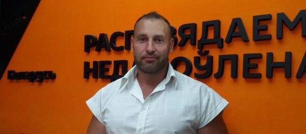 Шимко: люди в масках остановили машину и вытащили из салона меня и друзей Шимко: люди в масках остановили машину и вытащили из салона меня и друзей - Sputnik Беларусь