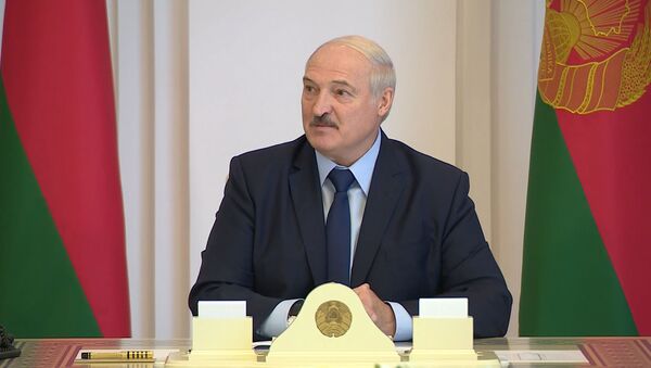 Я живой и не за границей: Лукашенко прокомментировал слухи о себе - видео - Sputnik Беларусь
