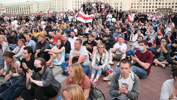 На шестой день мирных акций на улицы вышли работники крупных заводов - Sputnik Беларусь