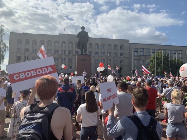 Гродно в субботу во второй раз собрал полную площадь - Sputnik Беларусь