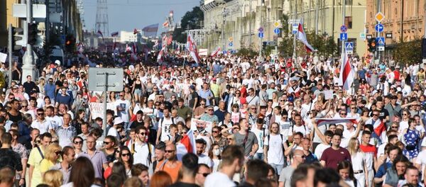 Акция протеста против результатов выборов 16 августа - Sputnik Беларусь