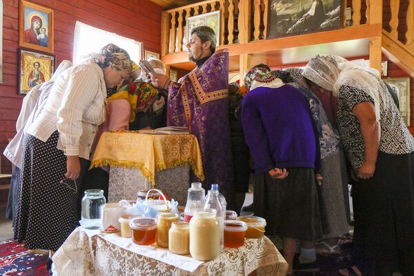 Свая атмасфера: як святкавалі Мядовы Спас на Любаншчыне - Sputnik Беларусь