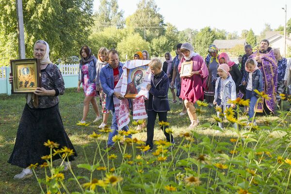 Свая атмасфера: як святкавалі Мядовы Спас на Любаншчыне - Sputnik Беларусь