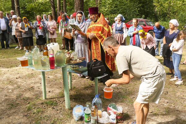 Свая атмасфера: як святкавалі Мядовы Спас на Любаншчыне - Sputnik Беларусь